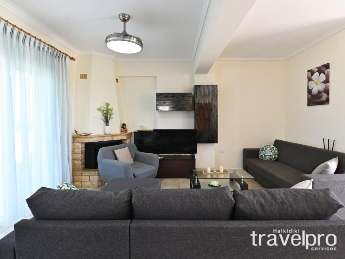 Villa Iris By Rentalspro Services - Agios Mamas Beach Zewnętrze zdjęcie