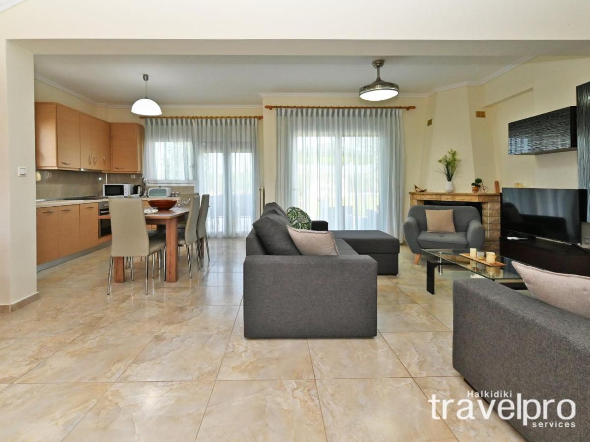 Villa Iris By Rentalspro Services - Agios Mamas Beach Zewnętrze zdjęcie