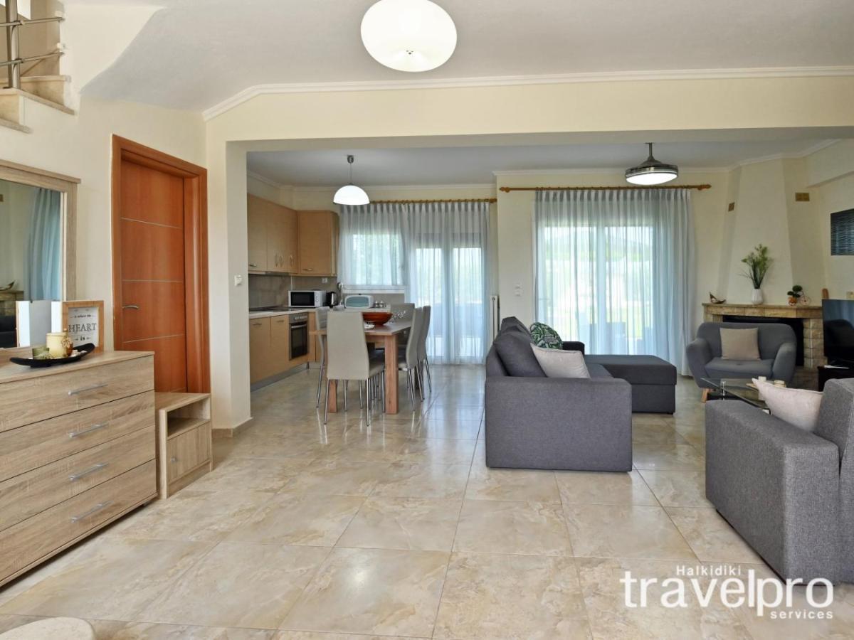 Villa Iris By Rentalspro Services - Agios Mamas Beach Zewnętrze zdjęcie