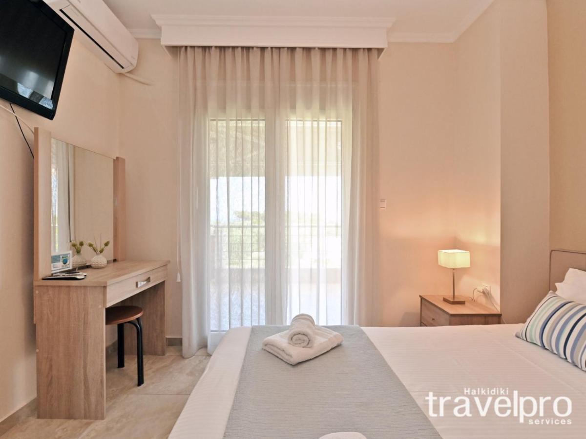 Villa Iris By Rentalspro Services - Agios Mamas Beach Zewnętrze zdjęcie