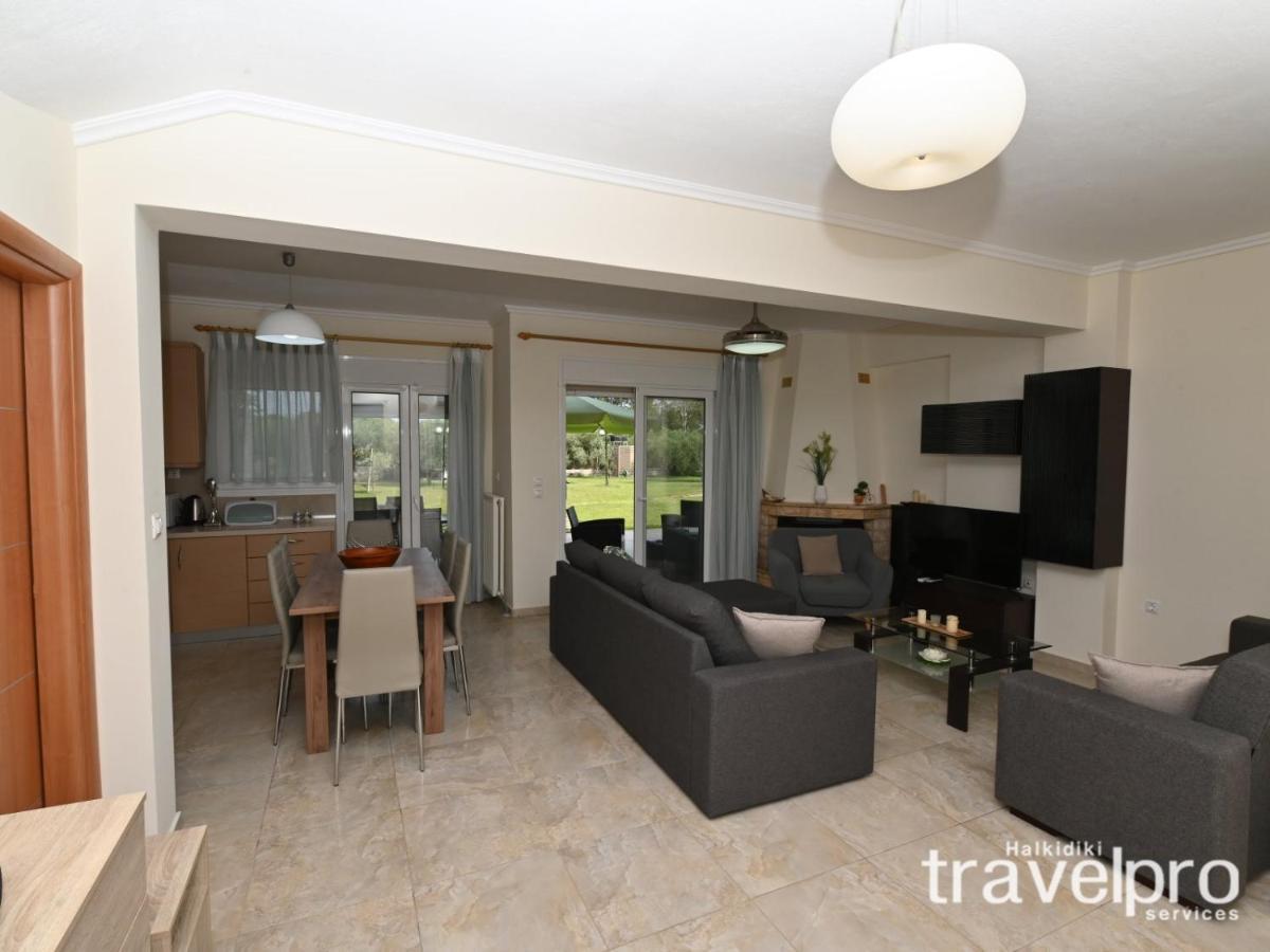 Villa Iris By Rentalspro Services - Agios Mamas Beach Zewnętrze zdjęcie